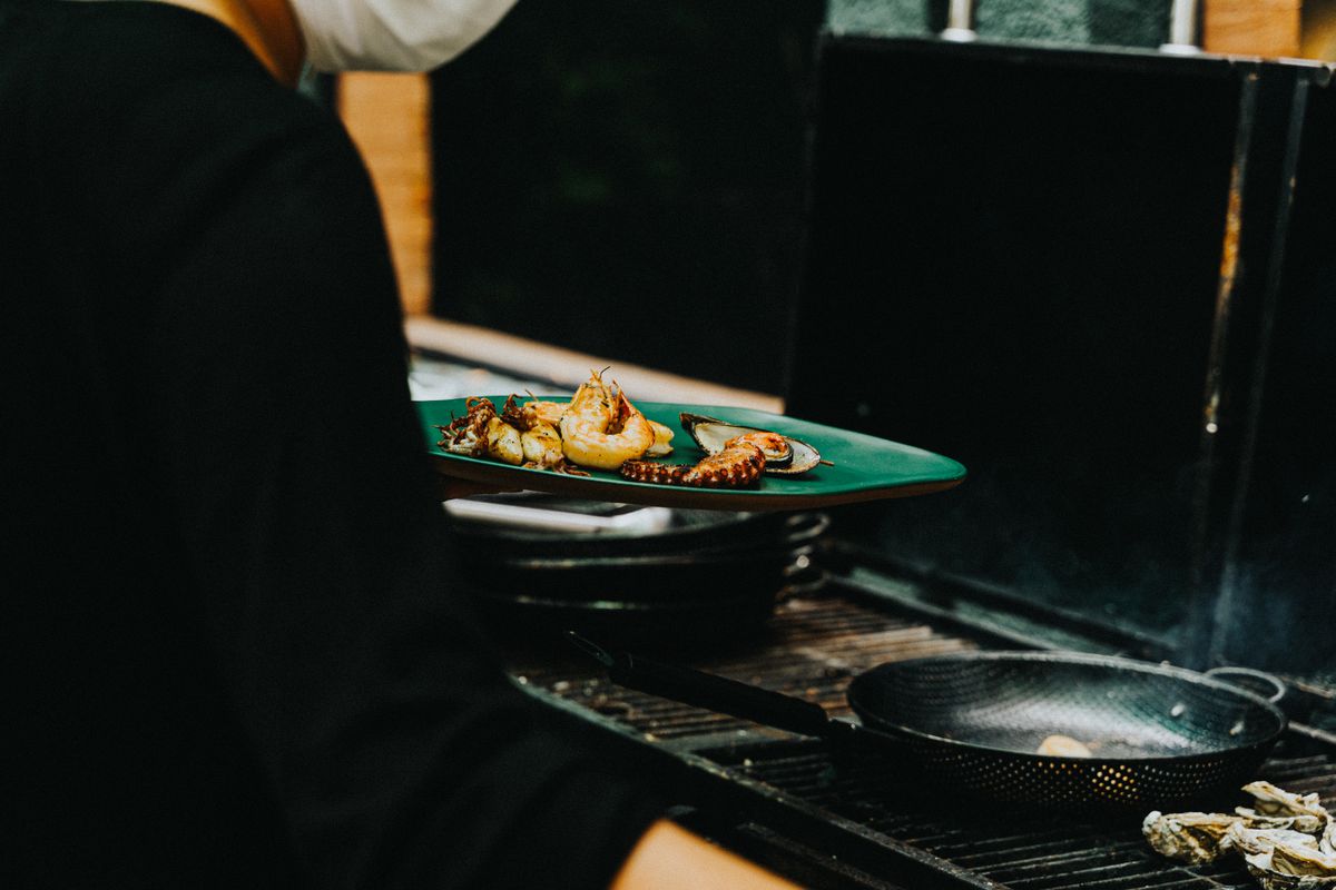 Live Grill Seafood Catering Makassar